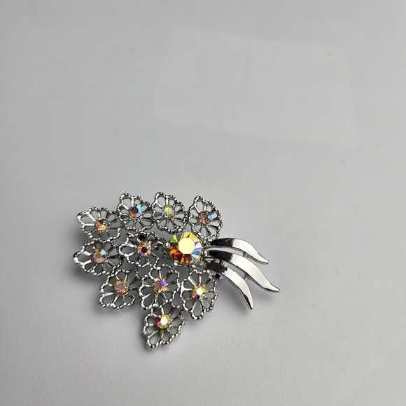 Vintage Costume Silver Tone Aurora Borealis Rhinestone Bridal Brooch - Picture 7 of 9